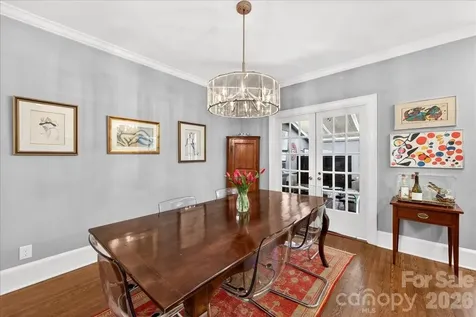 202 Perrin Place Charlotte NC 28207