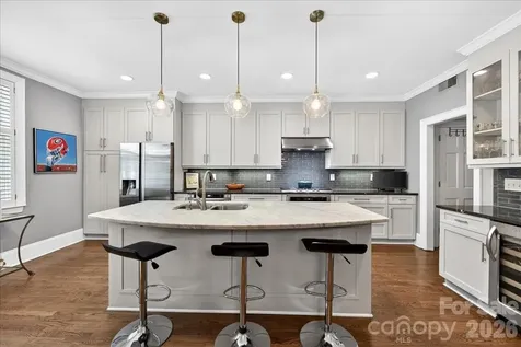 202 Perrin Place Charlotte NC 28207