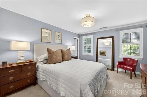 202 Perrin Place Charlotte NC 28207