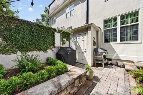 202 Perrin Place Charlotte NC 28207