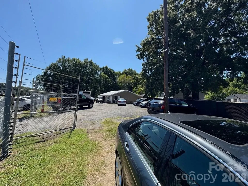 2225 W Sugar Creek Road Charlotte NC 28262