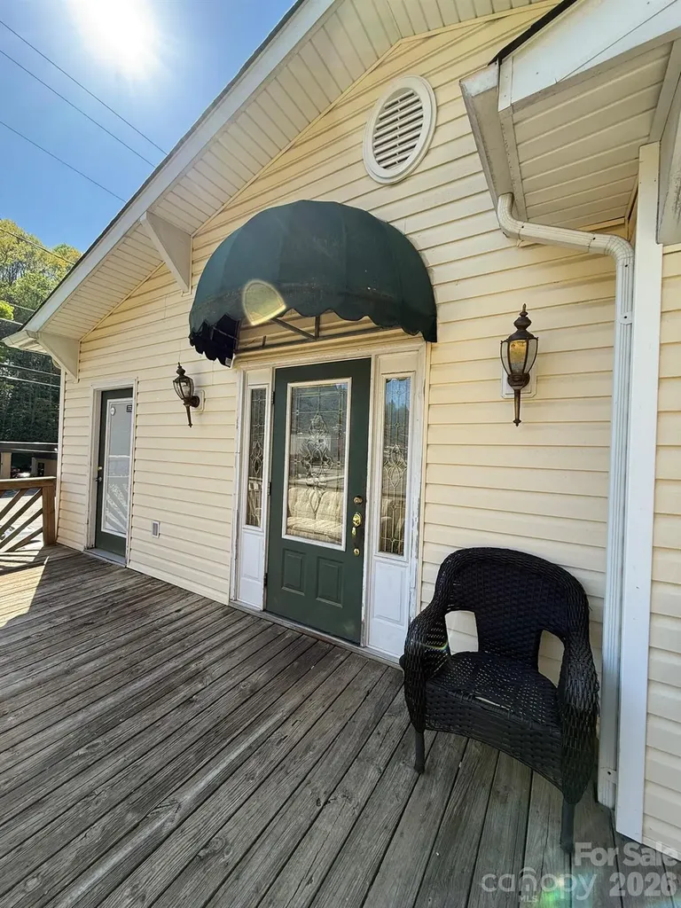 880 N Main Street Marion NC 28752