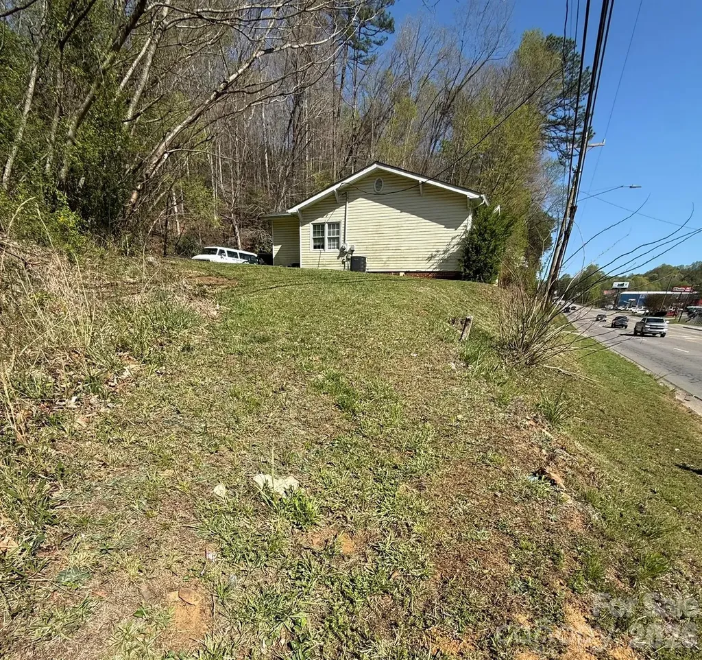 880 N Main Street Marion NC 28752