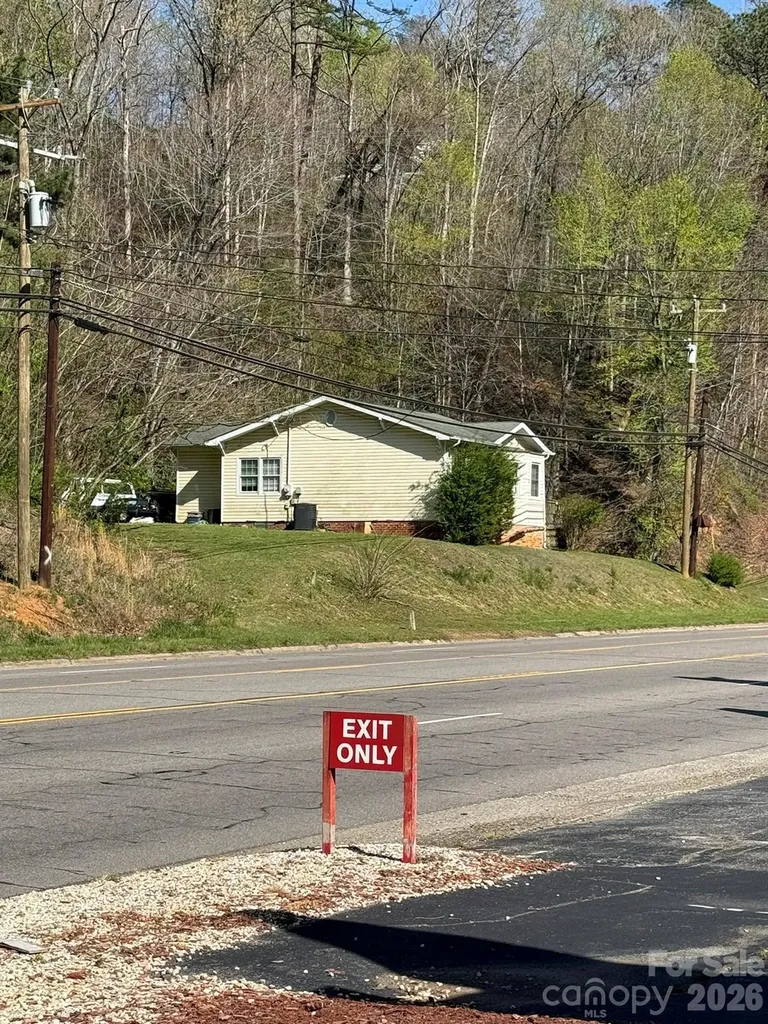 880 N Main Street Marion NC 28752