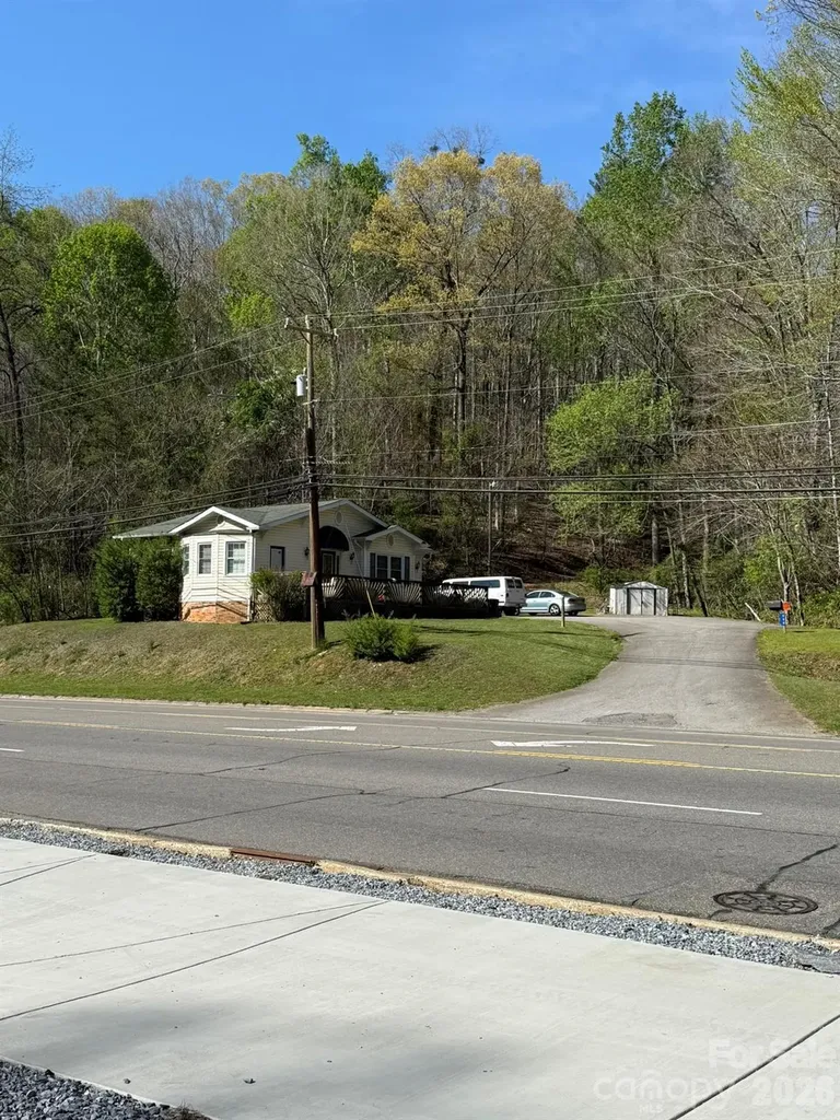 880 N Main Street Marion NC 28752
