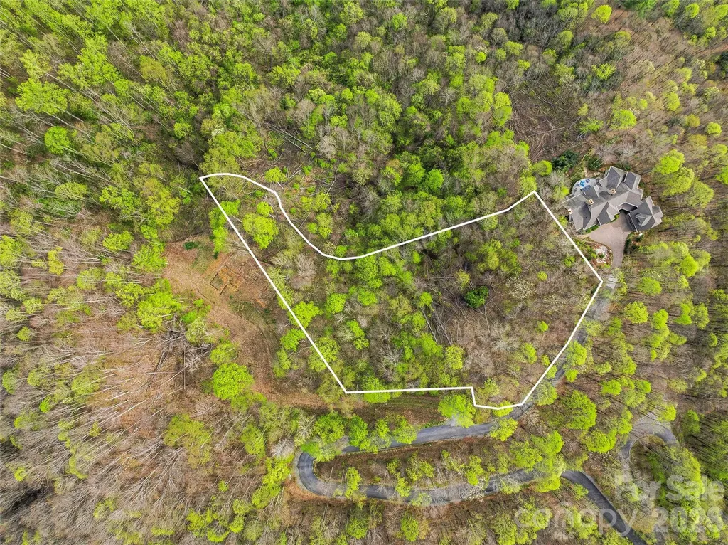 #227 Flying Dutchman Road Sylva NC 28779