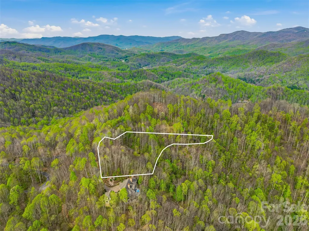 #227 Flying Dutchman Road Sylva NC 28779