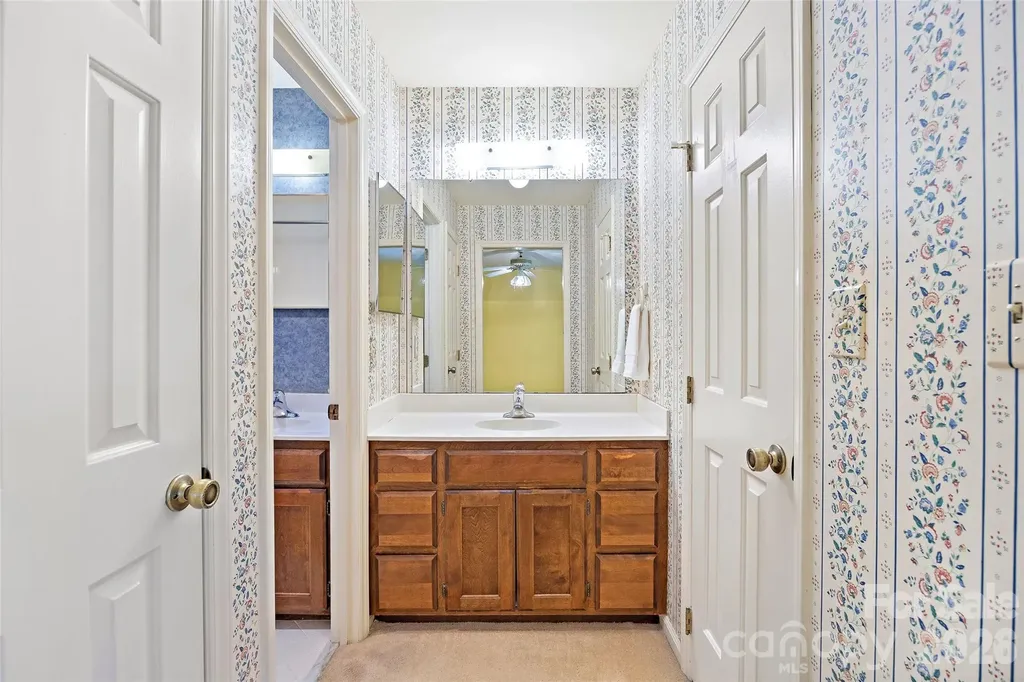 5636 Ivygate Lane Charlotte NC 28226