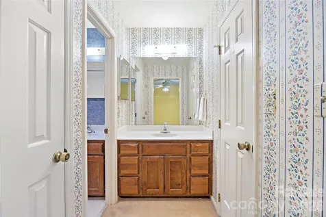 5636 Ivygate Lane Charlotte NC 28226