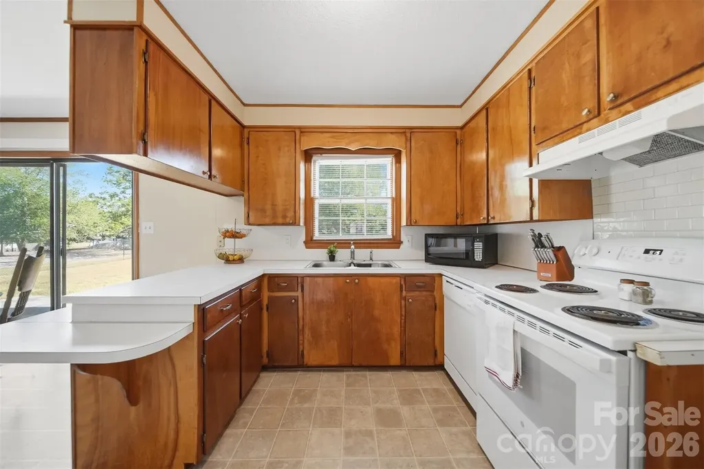 184 Edgegreen Court Taylorsville NC 28681