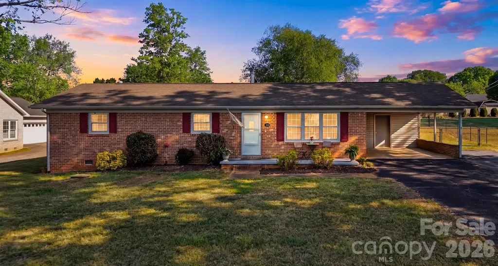 184 Edgegreen Court Taylorsville NC 28681