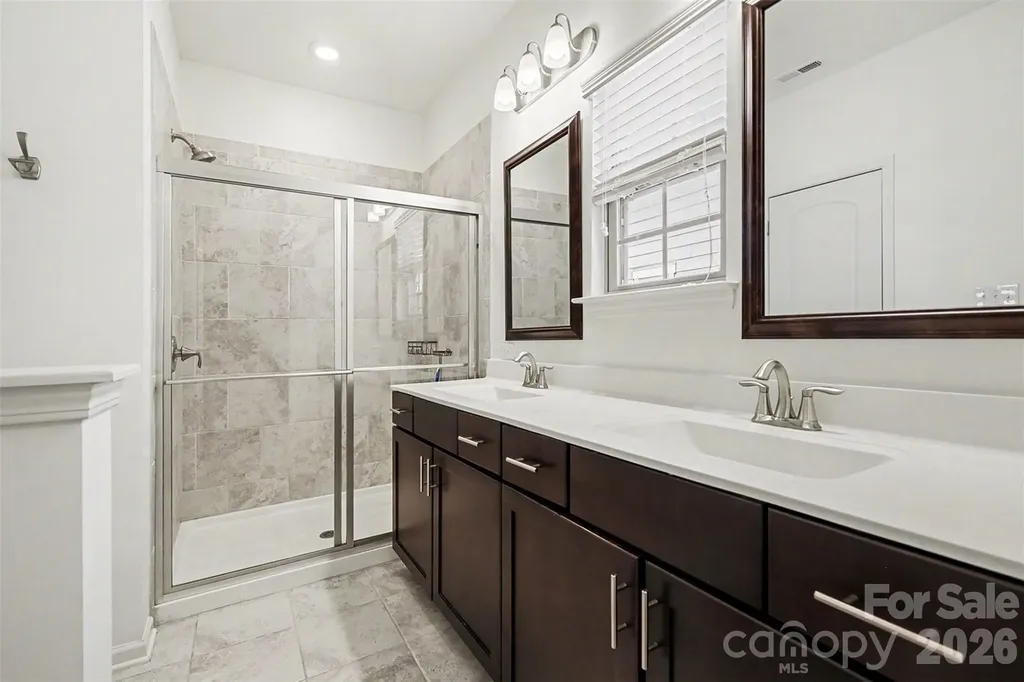 9431 Ainslie Downs Street Charlotte NC 28273