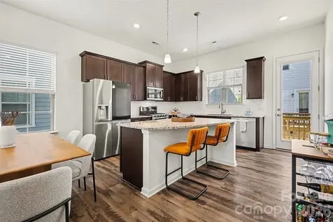 9431 Ainslie Downs Street Charlotte NC 28273