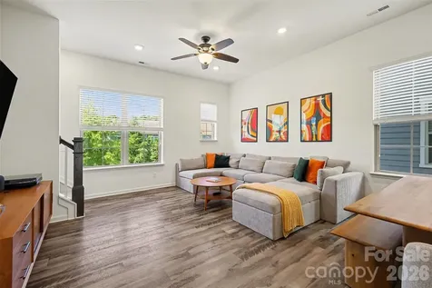 9431 Ainslie Downs Street Charlotte NC 28273