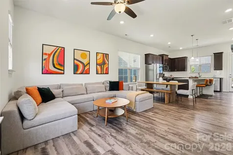 9431 Ainslie Downs Street Charlotte NC 28273