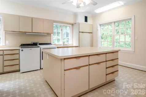 14 Brookside Road Asheville NC 28803