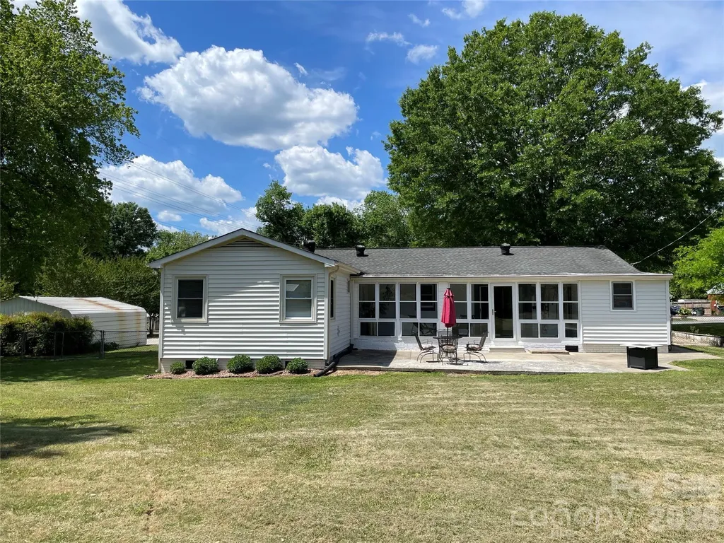 1748 Old West Lane Gastonia NC 28052