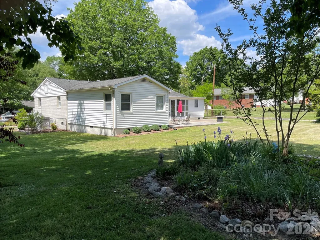 1748 Old West Lane Gastonia NC 28052