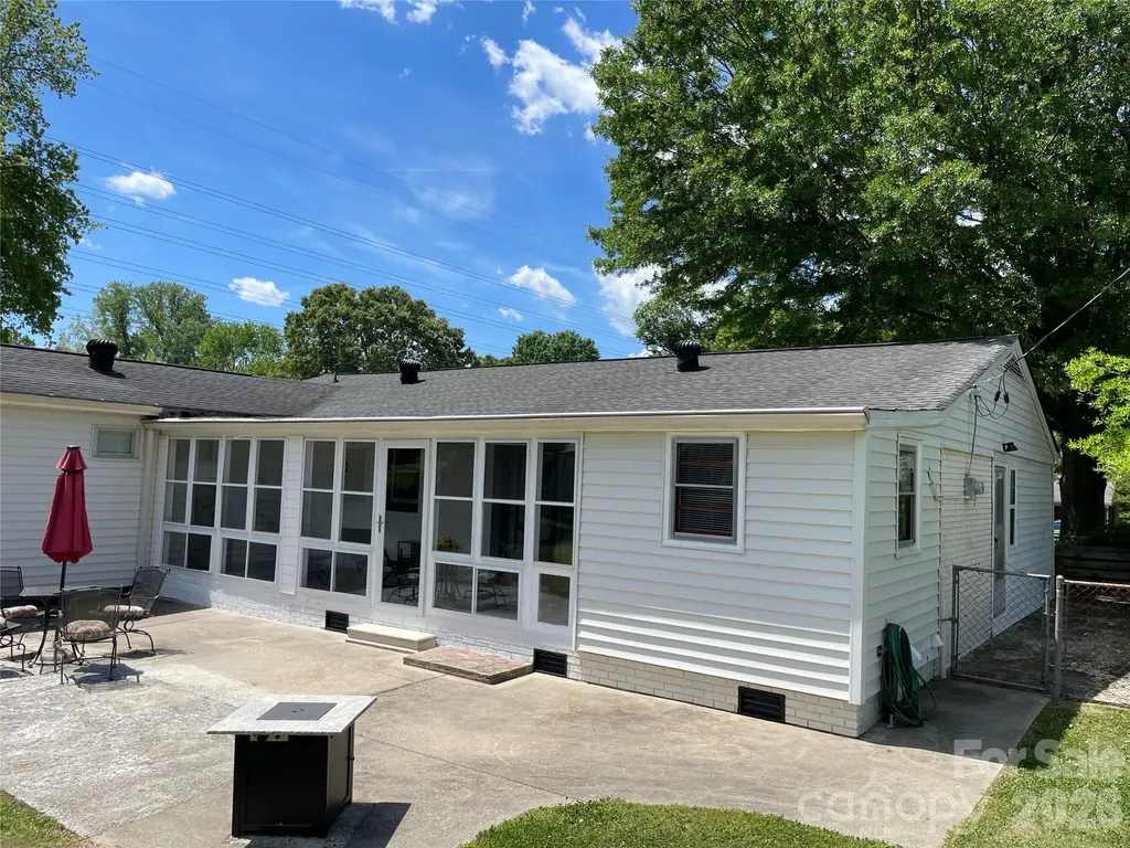 1748 Old West Lane Gastonia NC 28052