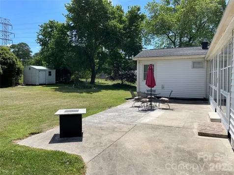 1748 Old West Lane Gastonia NC 28052