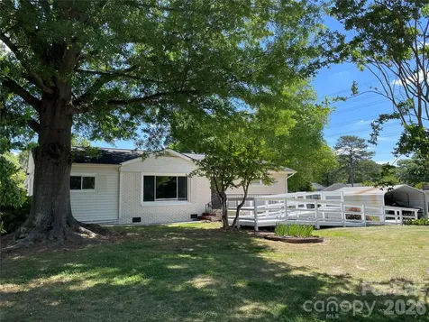 1748 Old West Lane Gastonia NC 28052