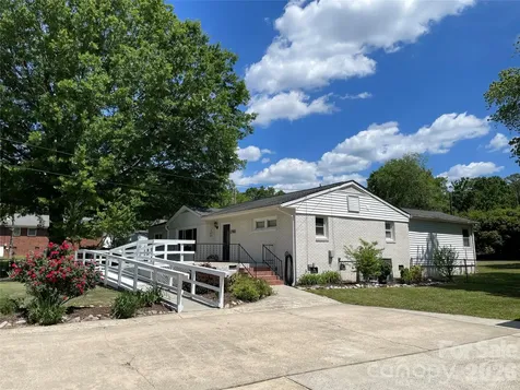 1748 Old West Lane Gastonia NC 28052
