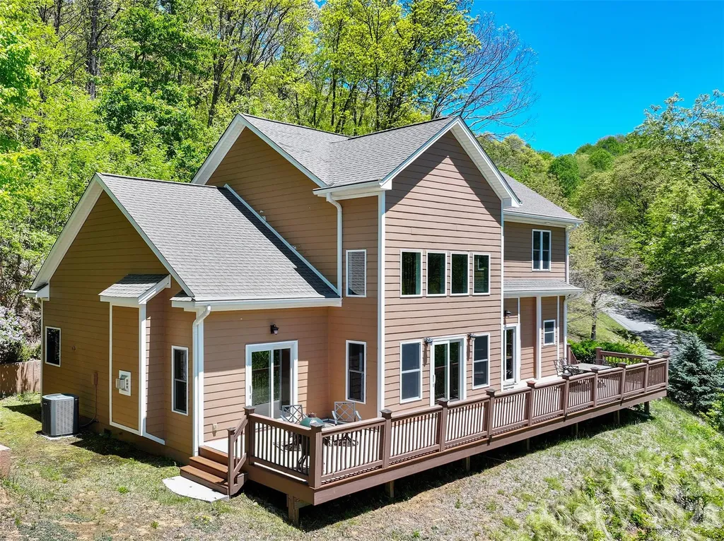 1033 Presidential Drive Waynesville NC 28786