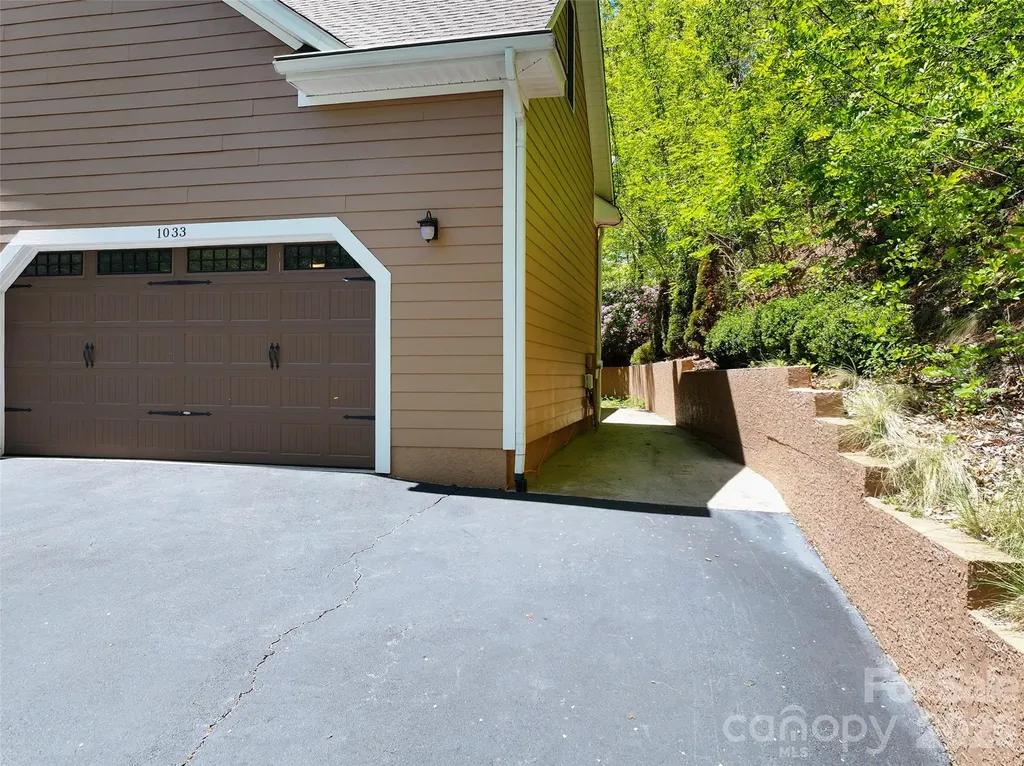 1033 Presidential Drive Waynesville NC 28786
