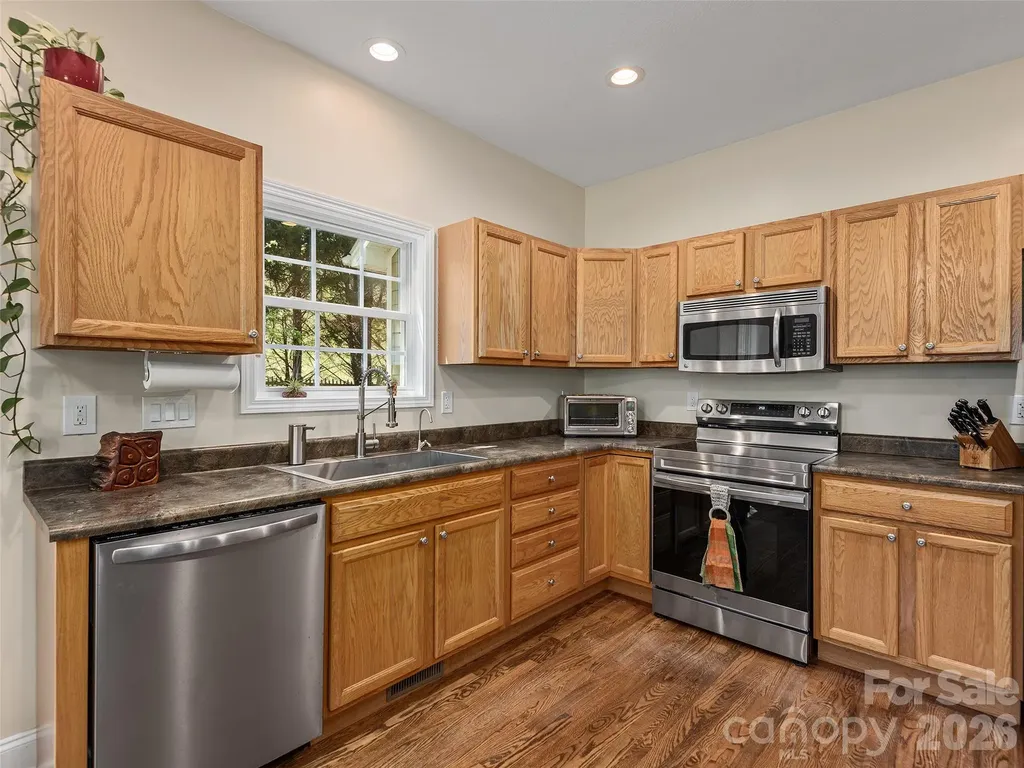 37 Crimson Lane Hendersonville NC 28792