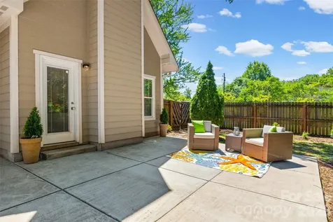 2562 Roseview Lane Charlotte NC 28205