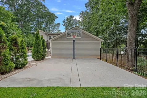 4316 Tangle Drive Charlotte NC 28211