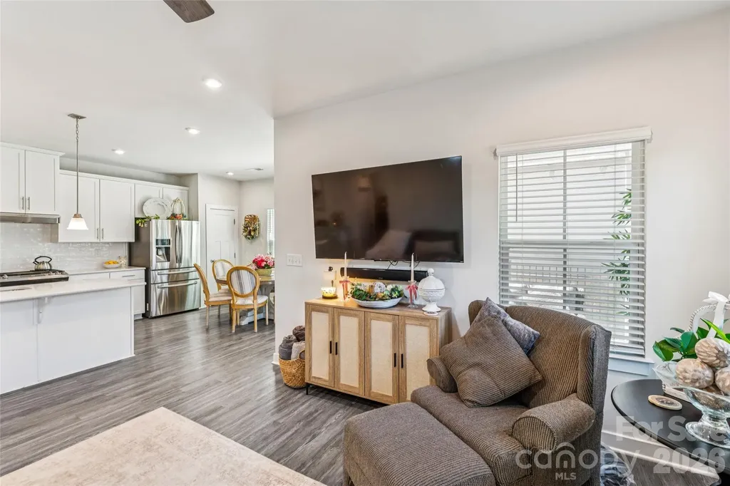 5042 Summer Surprise Lane Charlotte NC 28215