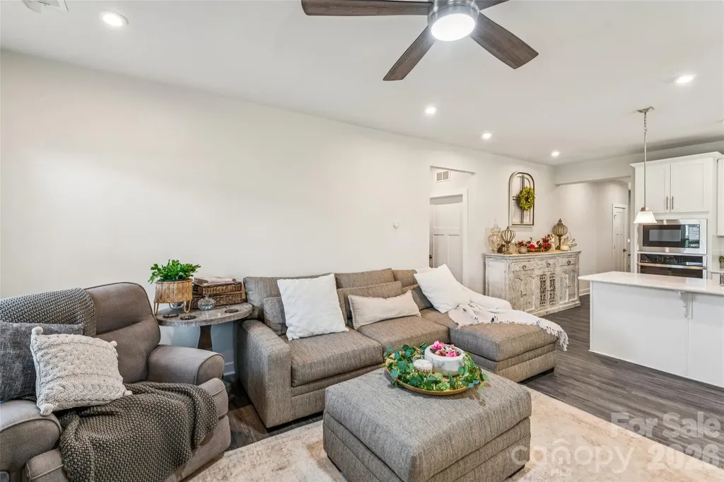 5042 Summer Surprise Lane Charlotte NC 28215