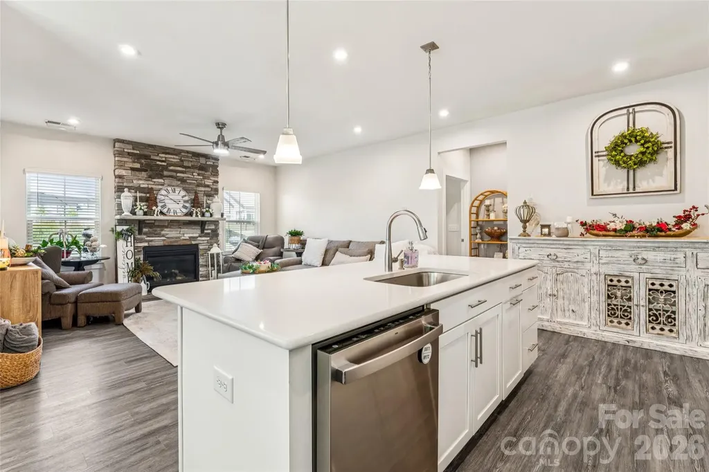 5042 Summer Surprise Lane Charlotte NC 28215