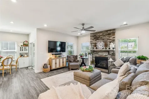 5042 Summer Surprise Lane Charlotte NC 28215