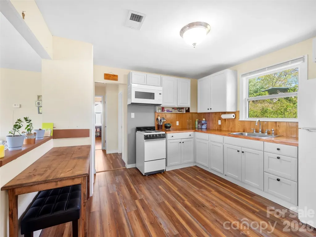 209 Wilmont Drive Hendersonville NC 28792