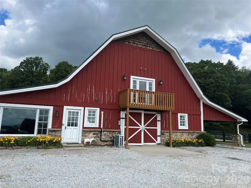 4642 Bearwallow Mountain Road Hendersonville NC 28792