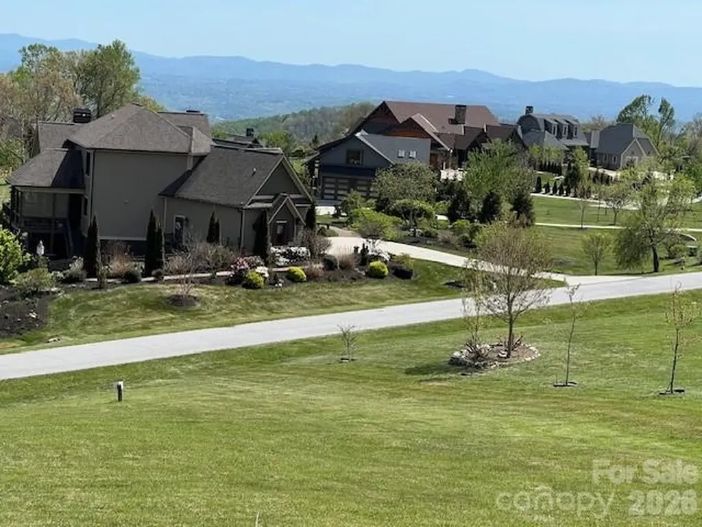 4642 Bearwallow Mountain Road Hendersonville NC 28792