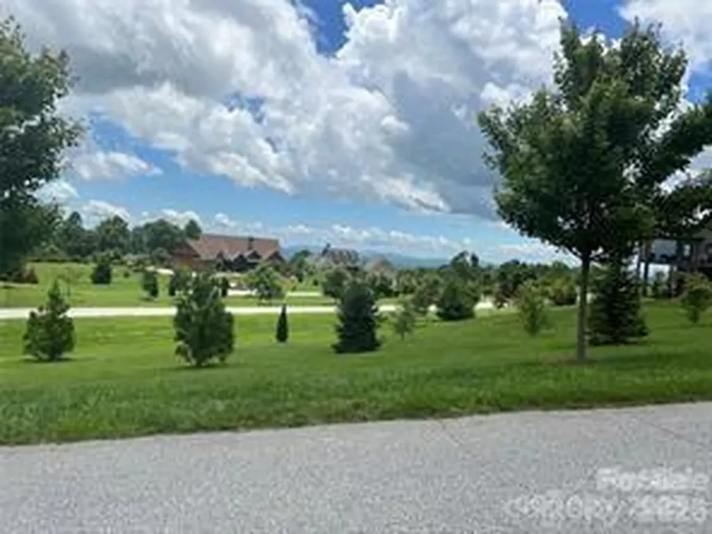 4642 Bearwallow Mountain Road Hendersonville NC 28792