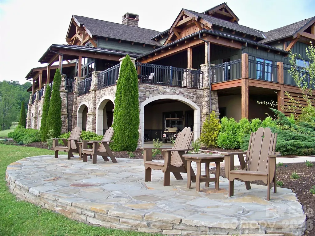 4642 Bearwallow Mountain Road Hendersonville NC 28792