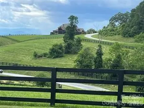 4642 Bearwallow Mountain Road Hendersonville NC 28792