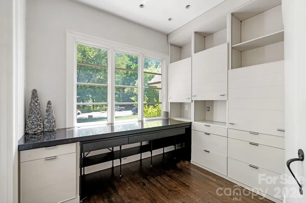 3135 Loma Lane Charlotte NC 28205