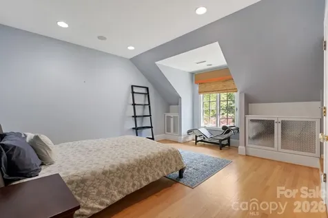3135 Loma Lane Charlotte NC 28205