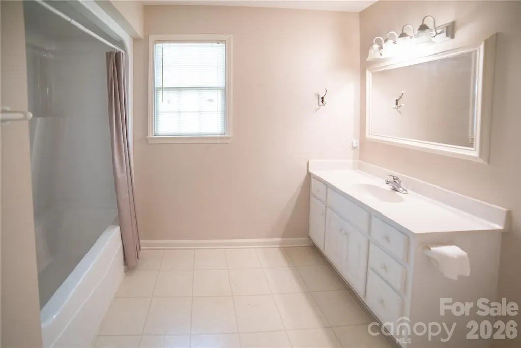 1421 Windsor Street NE Lenoir NC 28645
