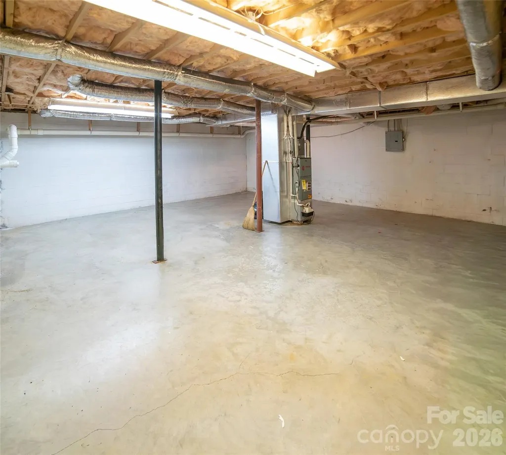 1421 Windsor Street NE Lenoir NC 28645