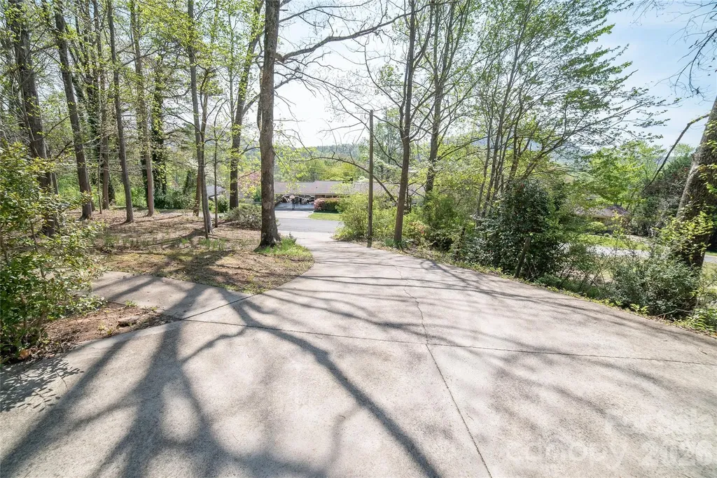 1421 Windsor Street NE Lenoir NC 28645