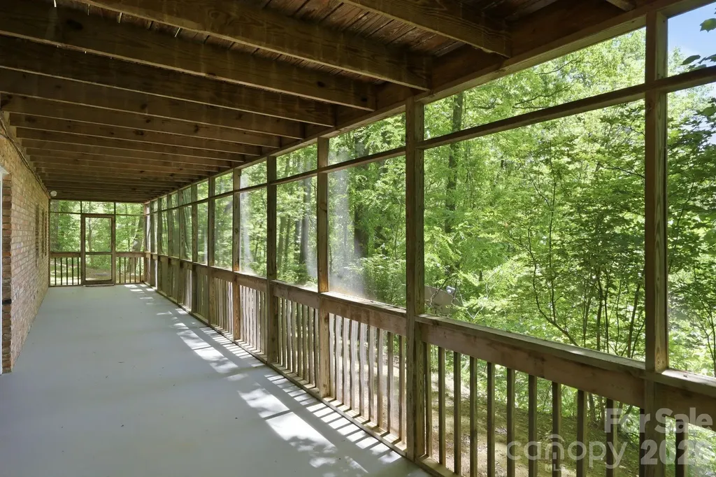 169 Sleepy Hollow Lane Canton NC 28716