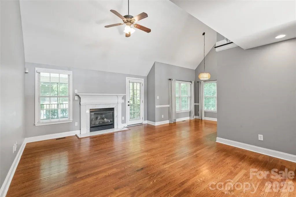 1006 Strawberry Lane Gastonia NC 28054