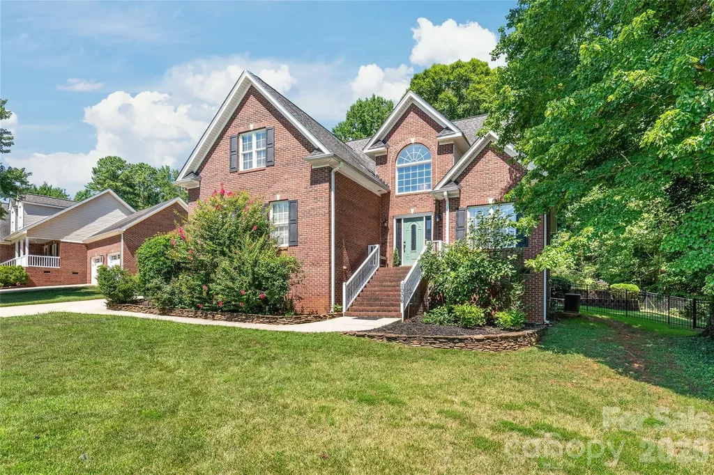 1006 Strawberry Lane Gastonia NC 28054