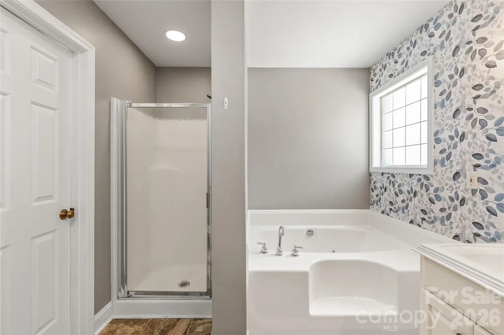 1006 Strawberry Lane Gastonia NC 28054